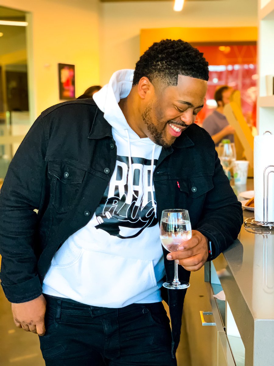 ricomorton1's tweet image. She said Rico what you gon do if I leave ? Shhhh, I said ima do me
#livelife #love #rapplug #pluglife #youngcincinnati #atl #atlanta #love #smile #handsome