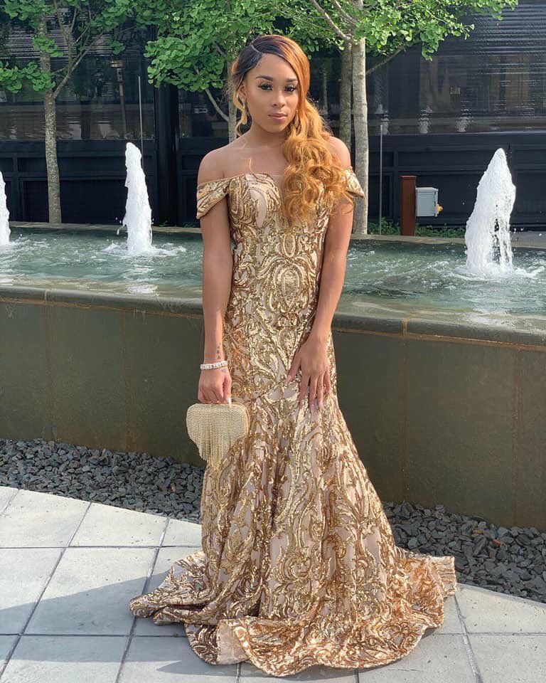 theychantdd4l's tweet photo. DRIPPED IN GOLD 🍯💛🥵 https://t.co/wYr4tUU1ot