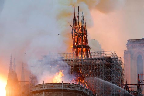 MaitePNewsCR's tweet photo. #InfoNewsCR
Todos los #Perronitos en todo el mundo estamos triste por esta tragedia😔😔. Un fuerte abrazo a todos nuestros hermanos de Francia
#NoteDrame https://t.co/0tX2DpebXT