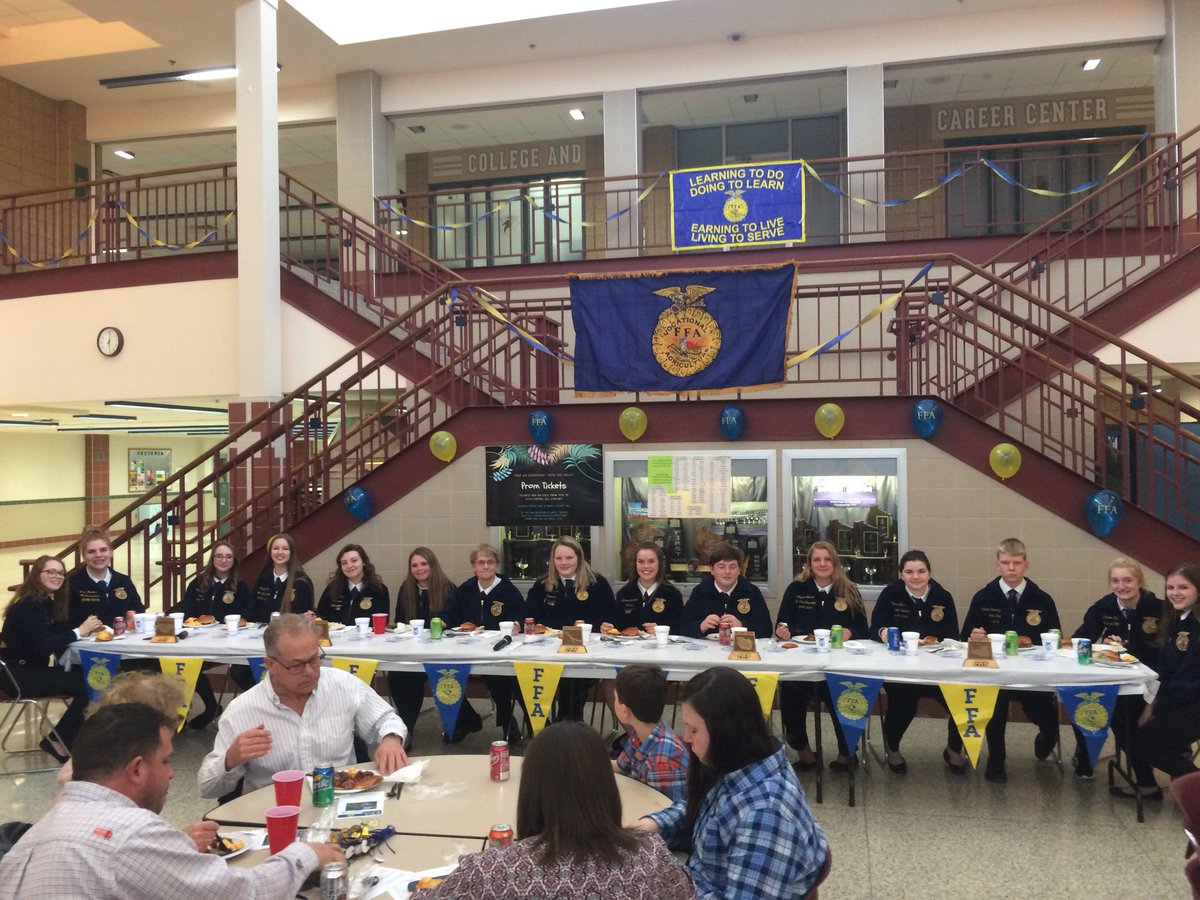 RiverFallsFFA's tweet photo. Celebrating another amazing year in FFA! Thank you to everyone that supported us this year! #wisconsinffa #rfpride https://t.co/YhWDD3z292