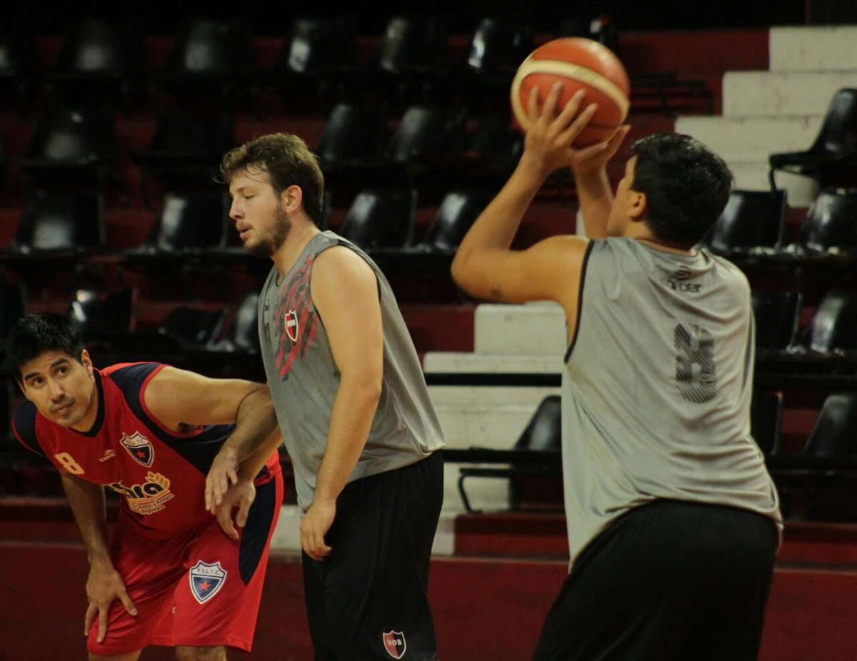 SantaFeBasket's tweet photo. Tríunfo de Newells en el inicio de la 7° Fecha de la #B_ROSARINA
Fue 90 a 80 sobre Red Star dd San Lorenzo. #SFeBkt
📸Rodrigo Rincón https://t.co/IcXbLk5Ifm