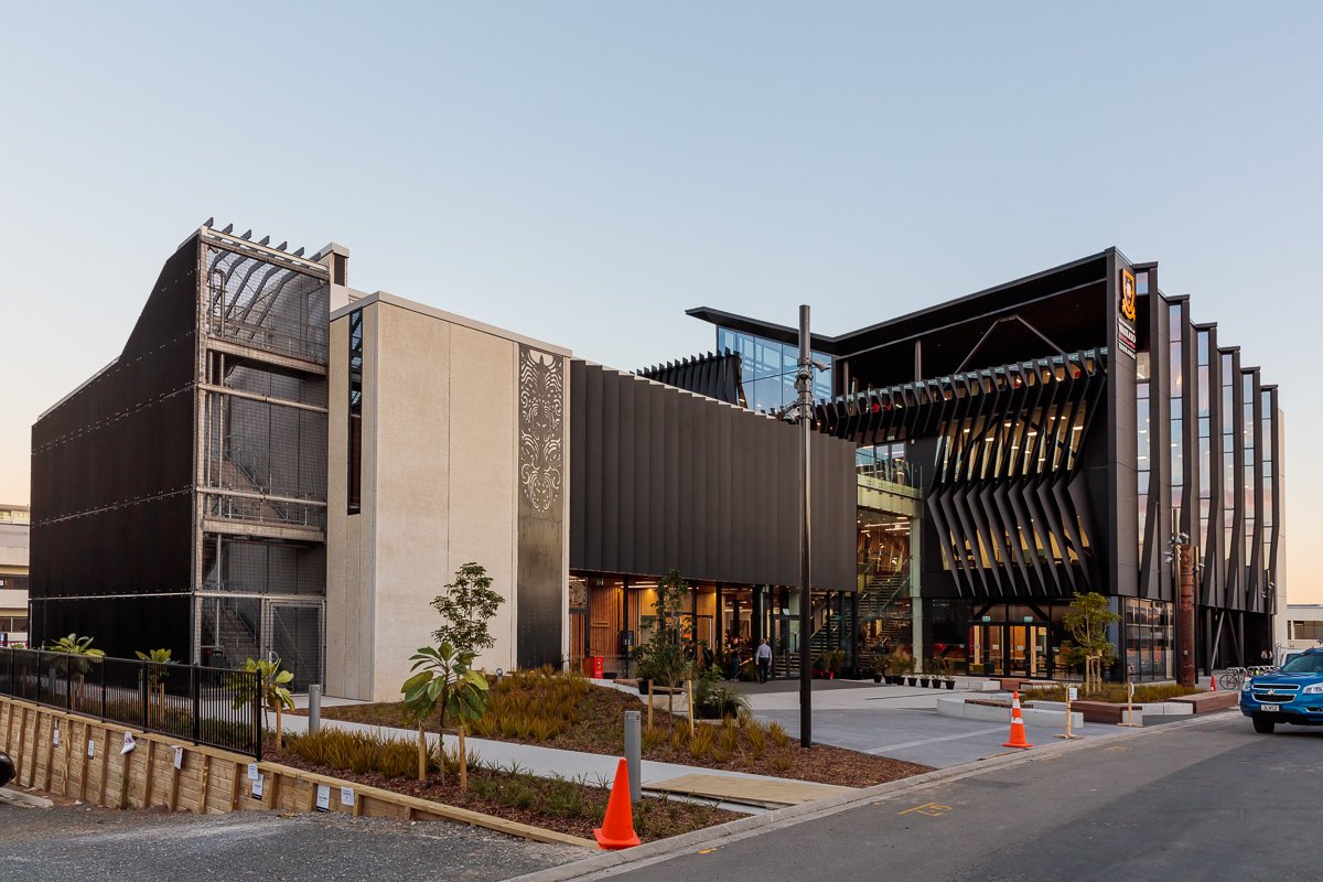 waikato's tweet photo. Our new University of Waikato - Tauranga campus is officially open! We're so excited that our new home in the bay is finally ready for our #Tauranga whanau 🎉🏖📚

Read more: https://t.co/Vr41qNqdfW https://t.co/r0OPuAUtT9