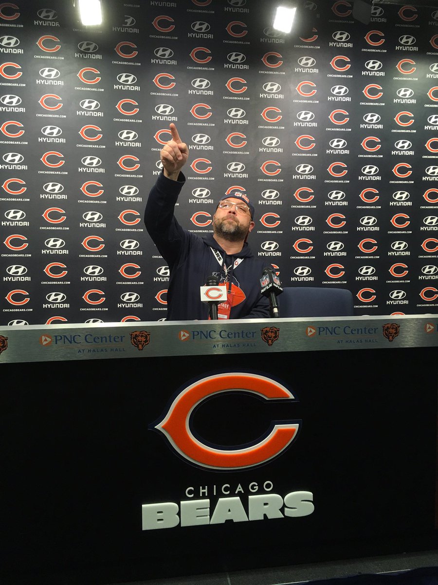 UALAdvocate's tweet photo. @ChicagoBears Are YOU ready for some      FOOTBALL 🏈🐻🇺🇸 https://t.co/fFgjaNVju0