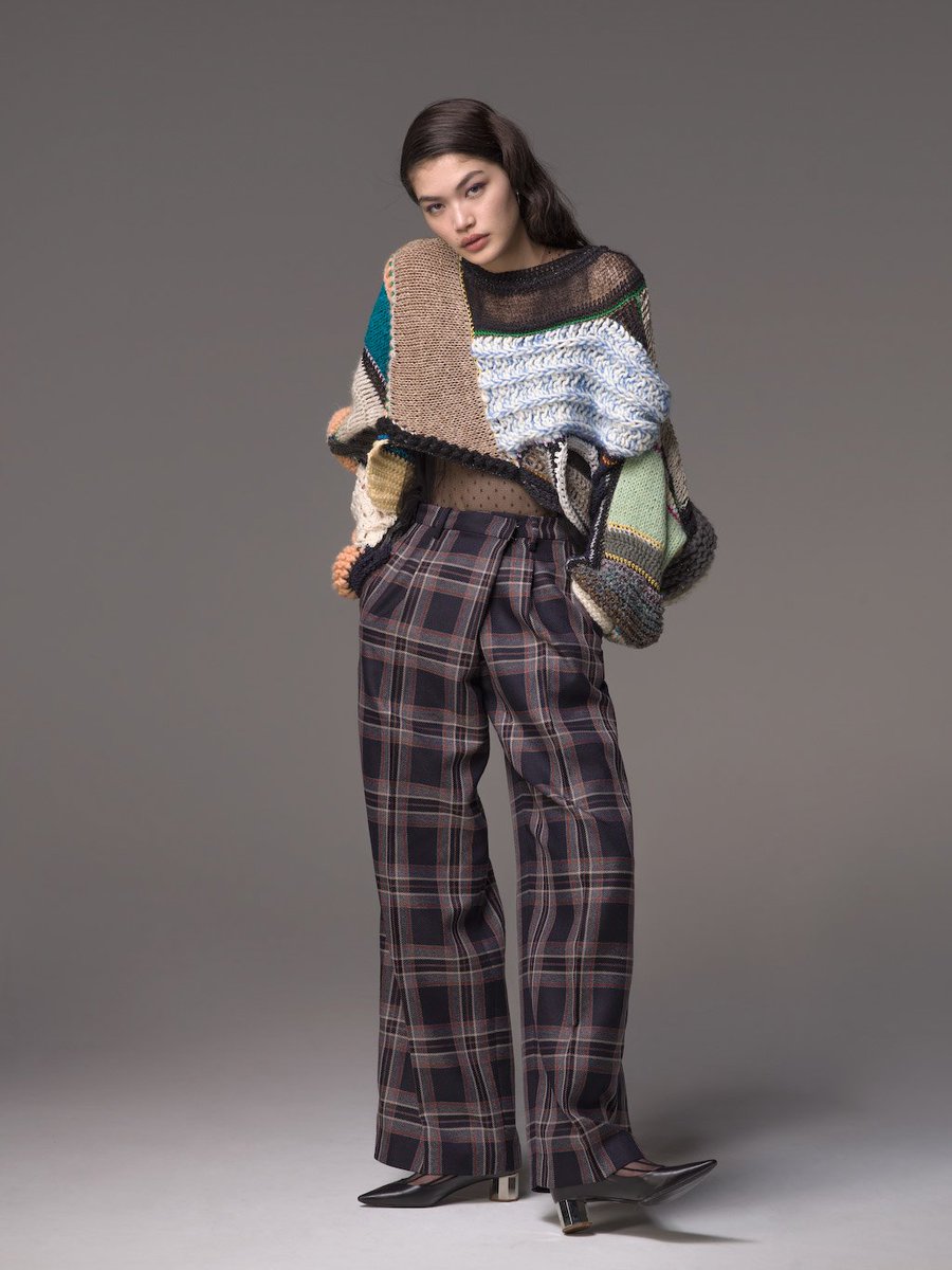 fashionsnap's tweet photo. 丸山敬太が手掛ける「ケイタマルヤマ（KEITA MARUYAMA）」が発表した2019-20年秋冬コレクション
https://t.co/wx41gO7c98 https://t.co/dmJRsRnSqN