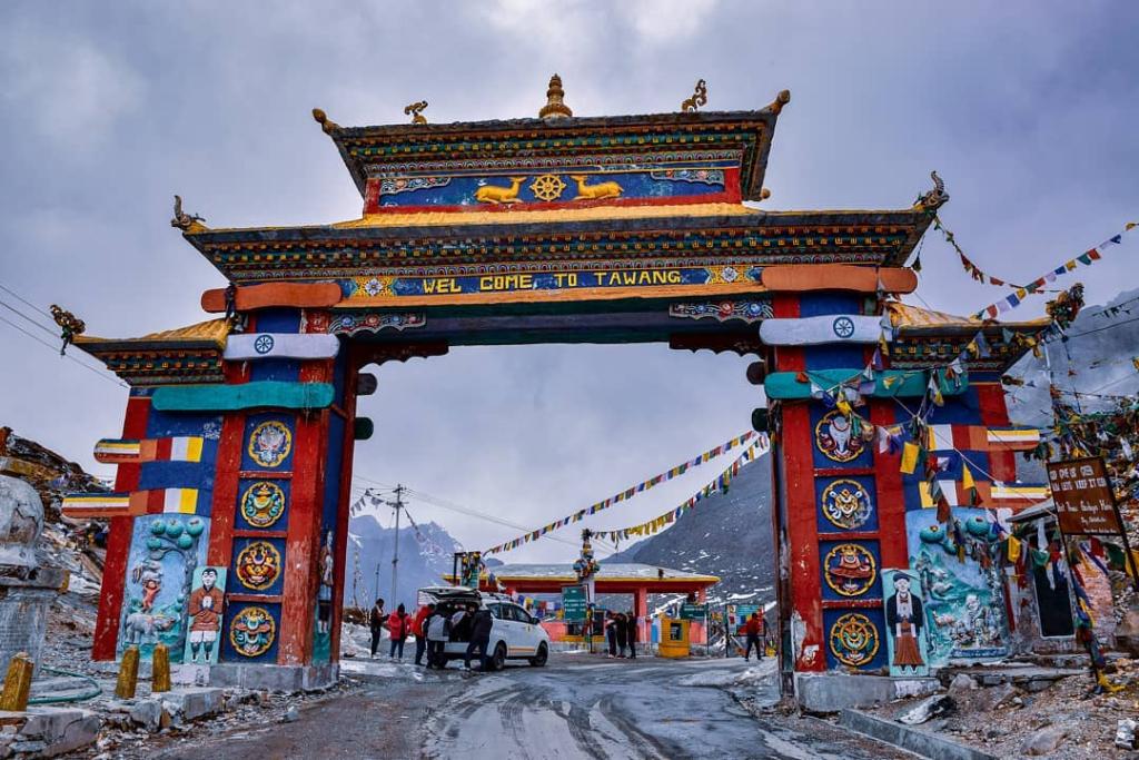 TripAdvisorInd's tweet photo. This week's #TripMaximizer is Rishin Dey. The Sela Pass in Arunachal Pradesh, which connects Tawang to Guwahati, is worth a visit in the winter 😍❄️

Want to get featured? Here’s how: https://t.co/pVjOERHosZ

📸 by @ _iexplore_ on IG https://t.co/5jcPR6Bid3
