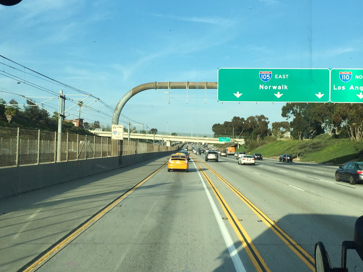 _KennyUong_'s tweet photo. Views from the ride on @ladottransit Commuter Express Line 439 earlier! There were a total of seven passengers onboard (three of which are @LATimes journalists)! π @LADOTofficial #LADOTTransit #NewspaperExpress #CommuterExpress #MyDayInLA https://t.co/65L7irFA0t