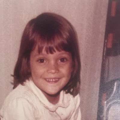 chela_low's tweet photo. #AbrilMesDelnNiño   #YoDePeque #NuevaFotoDePerfil https://t.co/4qAaaqWqQJ