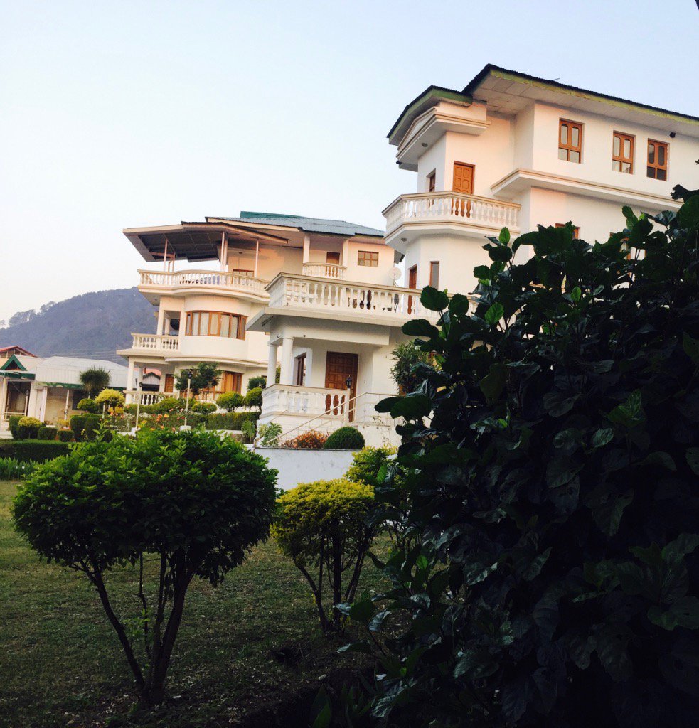 mahua_resorts's tweet photo. Somewhere in hill not popular location. Enjoy luxury with serenity. #unexplore #travel #hills #adventure #Corporate #Himachal #India #beyondstay https://t.co/SjT80jO39q