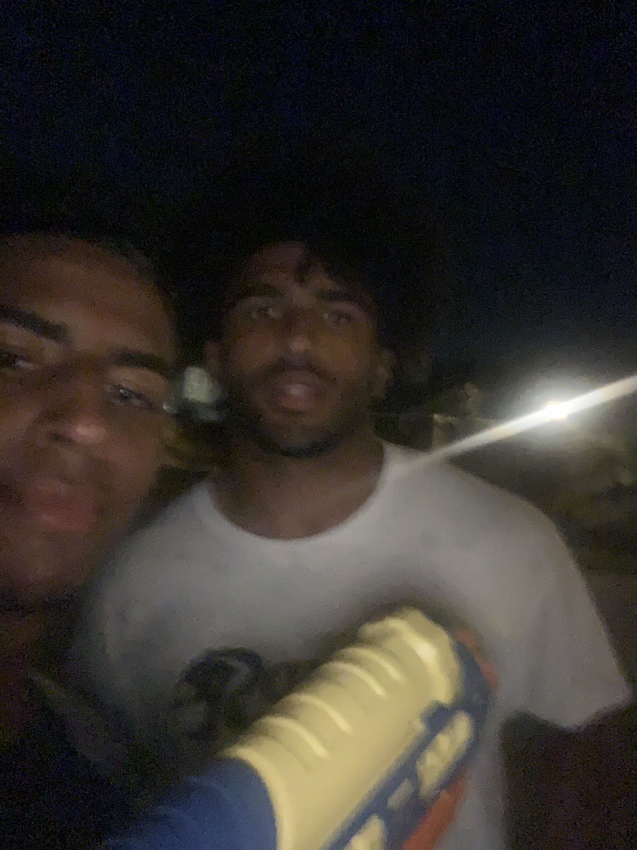 squirt_6's tweet photo. Andrew gets David,Feliz,Nathan,and Molly @AHSWaterWars19 https://t.co/p8d73vbKg1