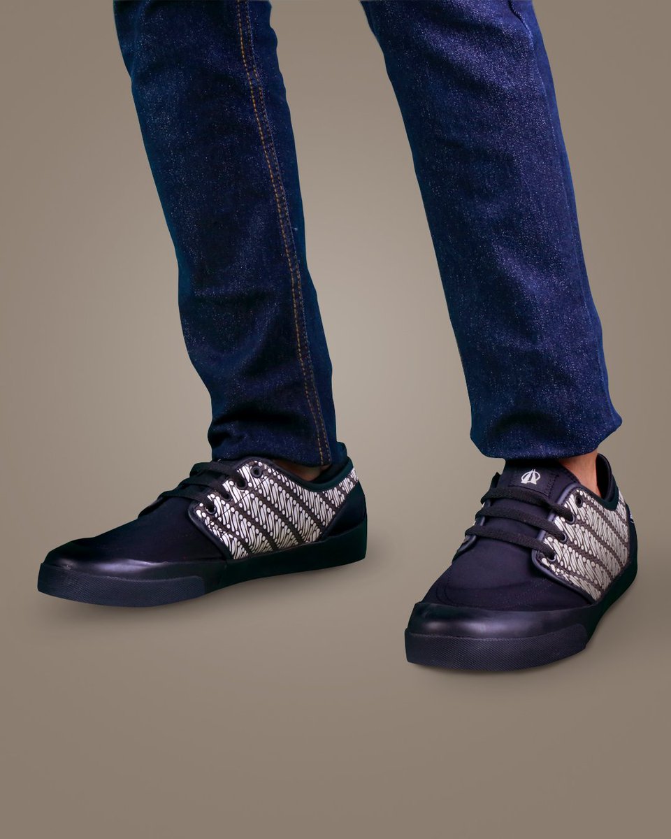 ARDILESsneakers's tweet photo. #SELASA, #seru #luarbiasa! Apa aktivitasmu hari ini?

#happyday #ARDILESsneakers https://t.co/uWyQWPLiQH