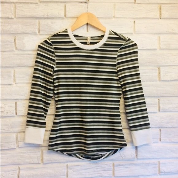 TheCaeo's tweet image. So good I had to share! Check out all the items I'm loving on @Poshmarkapp from @millennialmouse #poshmark #fashion #style #shopmycloset #joa #freepeople #vince: posh.mk/NCyK08vmLV