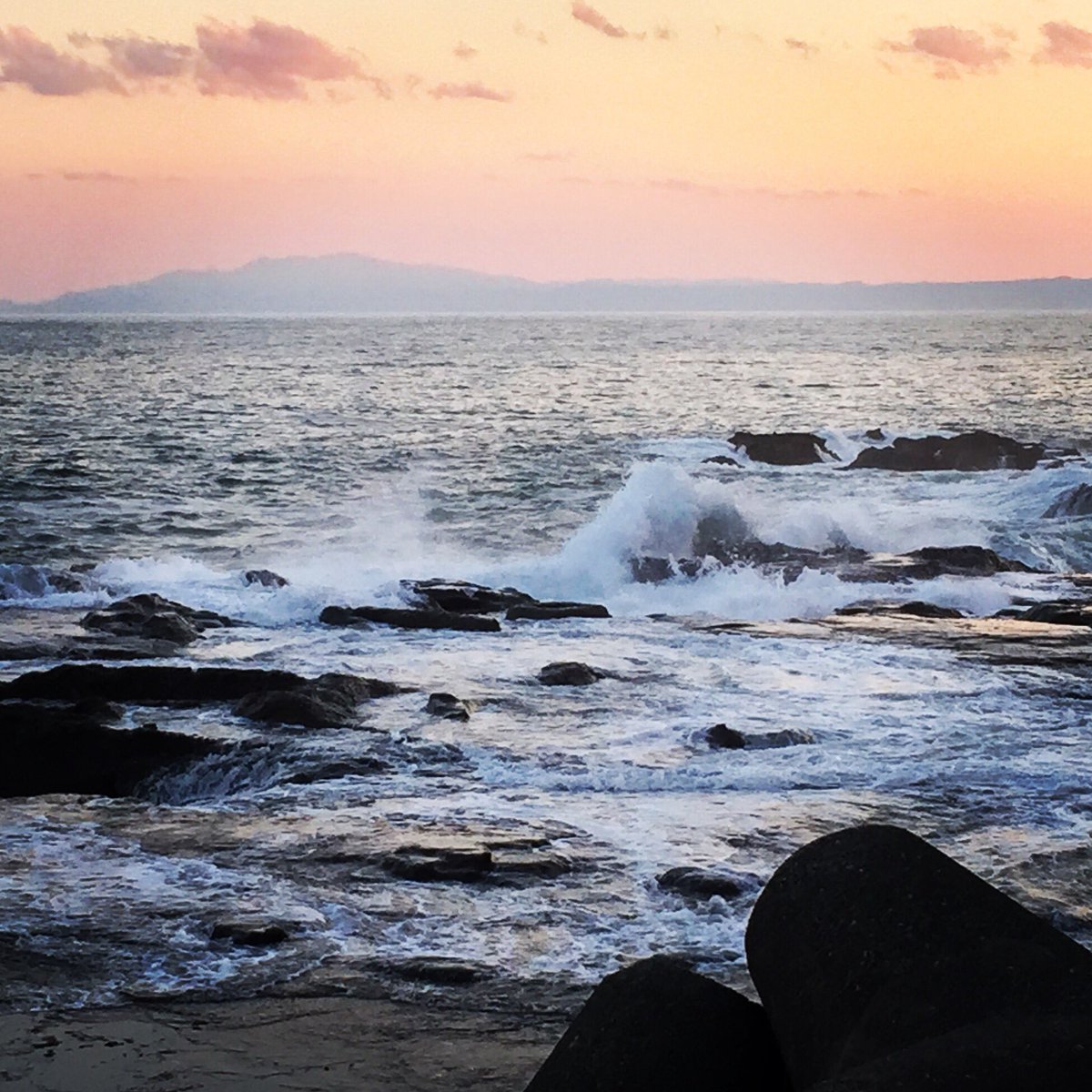 masa05271967's tweet photo. 江ノ島。
Enoshima.
#江ノ島 #岩場 #海 #湘南 #荒波 #夕景 #Enoshima #Rocky #Sea #Shonan #RoughWave #Sunset https://t.co/YaFwO8y7aU