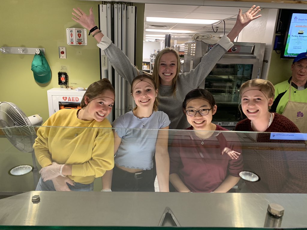 BTC_updates's tweet photo. crazy to think that we’ve gone downtown for the last time this year!! thank you to today’s group (and all of BTC) for being a part of something so special. time flies when you’re serving food and helping people !! https://t.co/x7Z6vHj9KZ