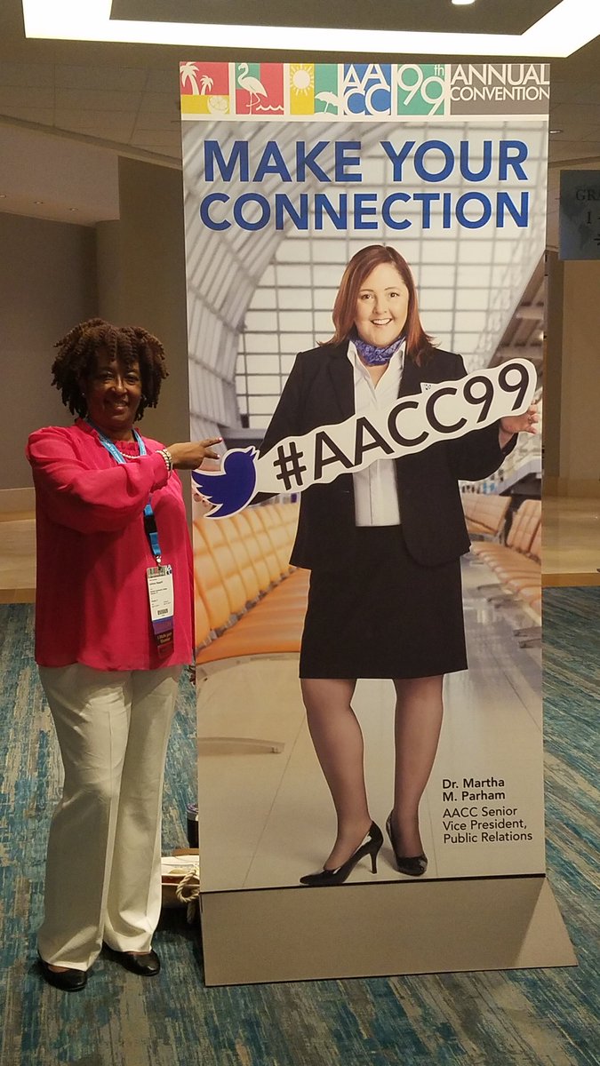 profbaggett1's tweet photo. Making connections!
#AACC99 https://t.co/fKqpuGCIFB