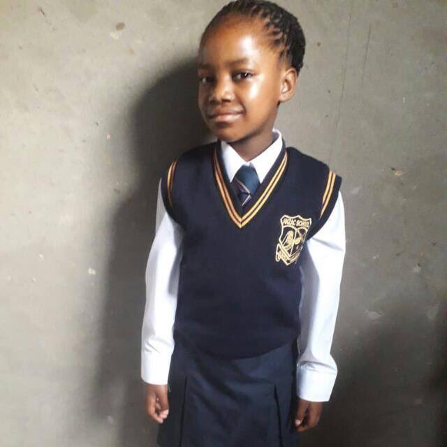 tumisole's tweet photo. #CountryDuty

#AmahleThabethe

#FindAmahleThabethe

Tweeps, please help @tlhabanelo9 find her little girl, Amahle. 

She was last seen on the 4th of April 2019. 

I can’t imagine the pain. 

Your retweet could assist in the possibility of locating her 🙏🏿 https://t.co/JoJEQTrDWP
