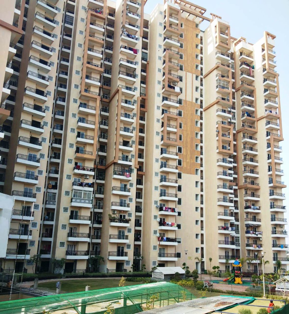 Jasmine_Grove's tweet photo. #ReadyToMove! Few Unit Left !!

✅Buy 2/3/4 bhk Luxury #Flats @ Best Affordable Prices in #JasmineGrove located at #NH24, Opp. Wave City, #Ghaziabad. 
Call: ☎️8860 636 461 Visit: 🌐https://t.co/pHBoFnoB0Z https://t.co/Mr3rs64LCN