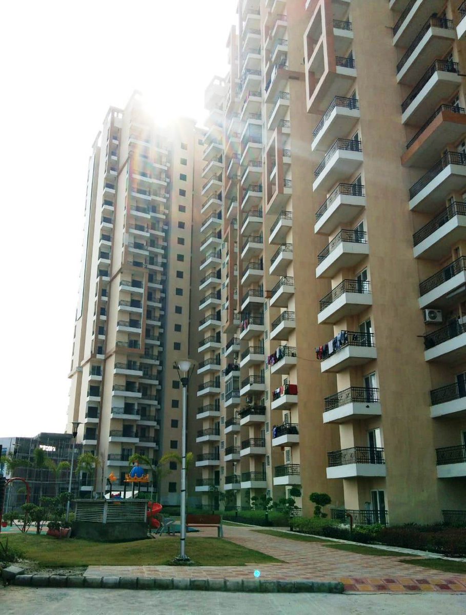 Jasmine_Grove's tweet photo. #ReadyToMove! Few Unit Left !!

✅Buy 2/3/4 bhk Luxury #Flats @ Best Affordable Prices in #JasmineGrove located at #NH24, Opp. Wave City, #Ghaziabad. 
Call: ☎️8860 636 461 Visit: 🌐https://t.co/pHBoFnoB0Z https://t.co/Mr3rs64LCN