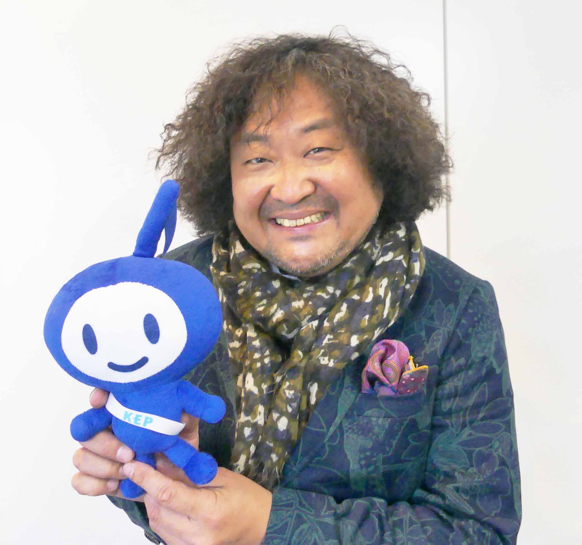 KEP_KUN's tweet photo. 【INTERVIEW】

葉加瀬太郎さん
にお話を伺いました！
掲載をお楽しみに♪

コンサートの詳細はこちら↓
https://t.co/vTlVqjjk2t

#葉加瀬太郎 https://t.co/1PFQb4XbCQ
