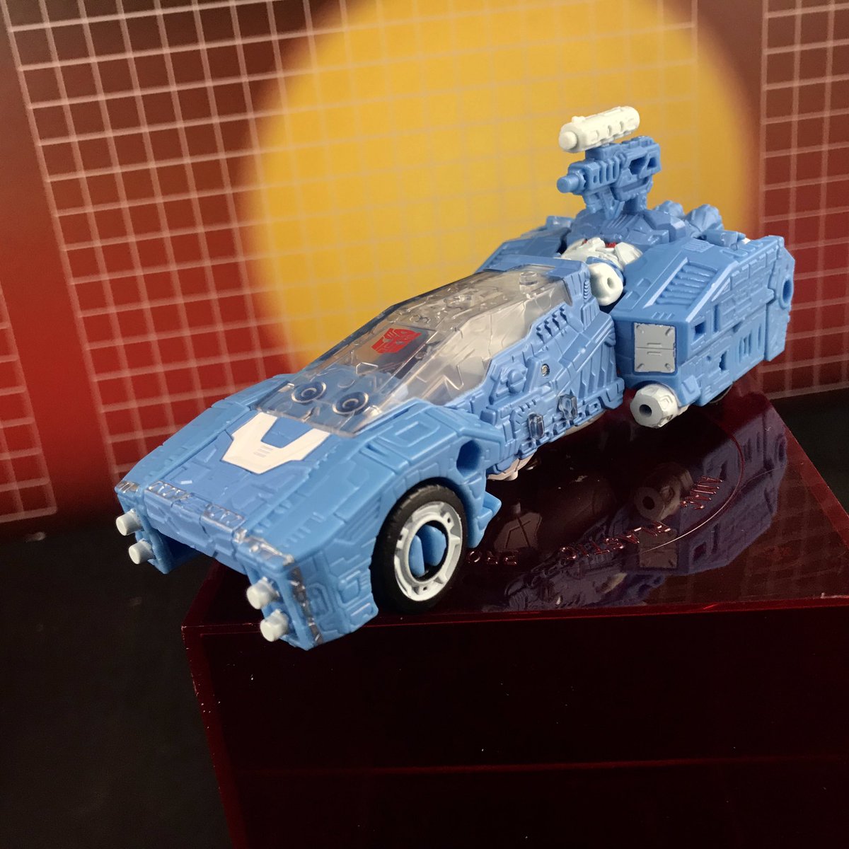 cartoongeek's tweet image. Robot #1202: War for Cybertron Siege CHROMIA #dailyrobot #hasbro #transformers #picoftheday #toyphotography #toycommunity #toystagram #toys