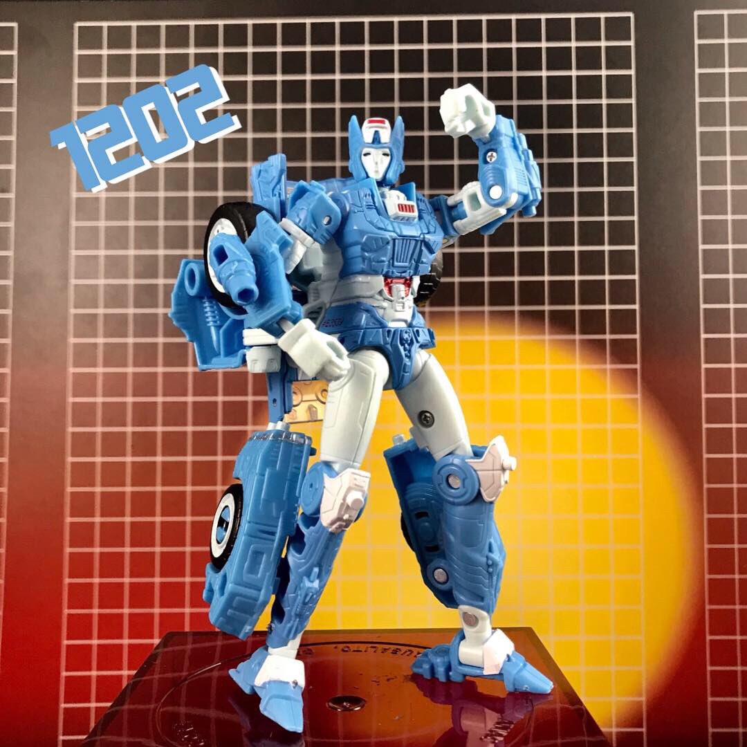 cartoongeek's tweet image. Robot #1202: War for Cybertron Siege CHROMIA #dailyrobot #hasbro #transformers #picoftheday #toyphotography #toycommunity #toystagram #toys