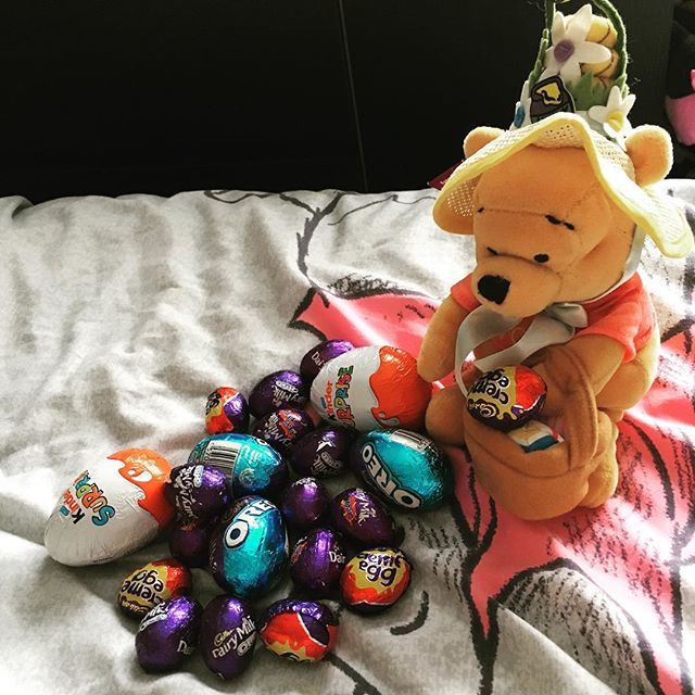 lizeindisney's tweet image. Even though Pooh’s basket is full, he can’t resist @cadburyuk and @kinderus! 🙊
——
#chocolate #lizeindisneyland #easter #winniethepooh #discoverunder7k #poohbear #disneybringshappiness #sillyoldbear #disneyplush #kindereggs #cadburyeggs #cremeeggs #di… bit.ly/2UEQDuJ