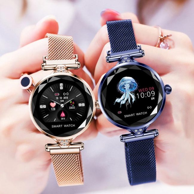 Coolicool_World's tweet photo. #Heartbeat for her🥰
#Mafam H1 #Female #Smart #Wristband
Feature with IP67 #Waterproof, take photos, #heart rate monitoring, predict menstrual cycle intelligently 
Give her the best gift
Only need: $45.99
Link: https://t.co/yhZrCq5XNs https://t.co/kTuGjF3iNb