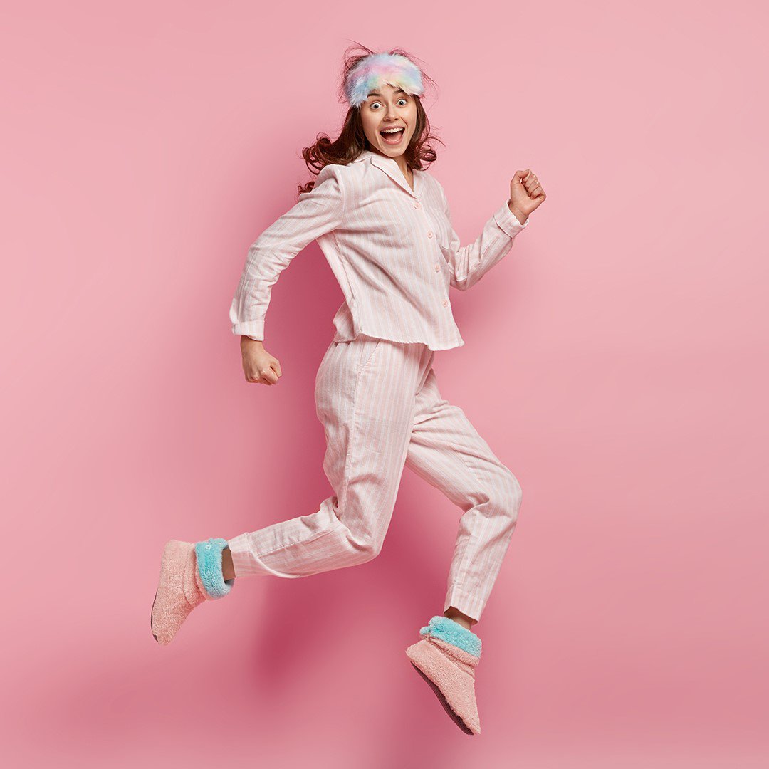 As the more daring among us head to work in their Pajamas today, why not go the extra mile and take some of your home comforts to share with your office pals?! Chips and dips for lunch it is? Now you just need to decide on your favourite Manomasa chips and dip! #pjday