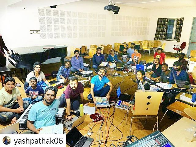ProMusicals's tweet photo. The Maschine Ensemble at @kmmusicconservatory led from the front by @yashpathak06 has multiple Maschine Studio units performing various orchestrated rhythm n Melody parts simultaneously.

Thanks to @arrahman and his  team led by @adamjgreig for their act… https://t.co/hGNmEMIoq6 https://t.co/bymXTGwMx8