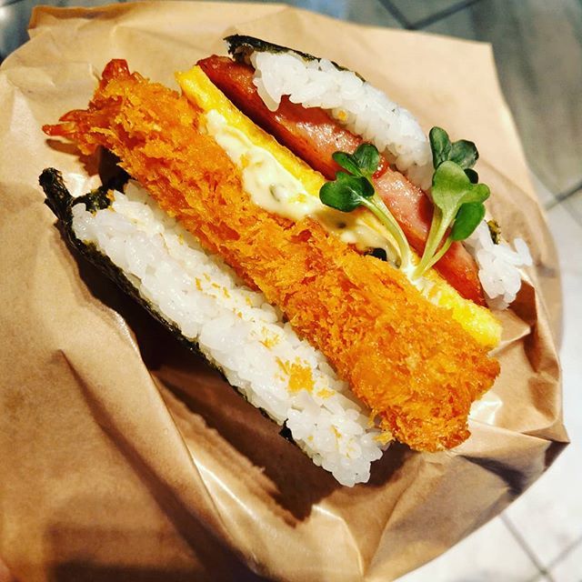 agya43's tweet photo. #沖縄 #okinawa #ポークたまごおにぎり めちゃうまい #Pokeegg https://t.co/a1guHvieF8 https://t.co/eFfrMXr8Sx