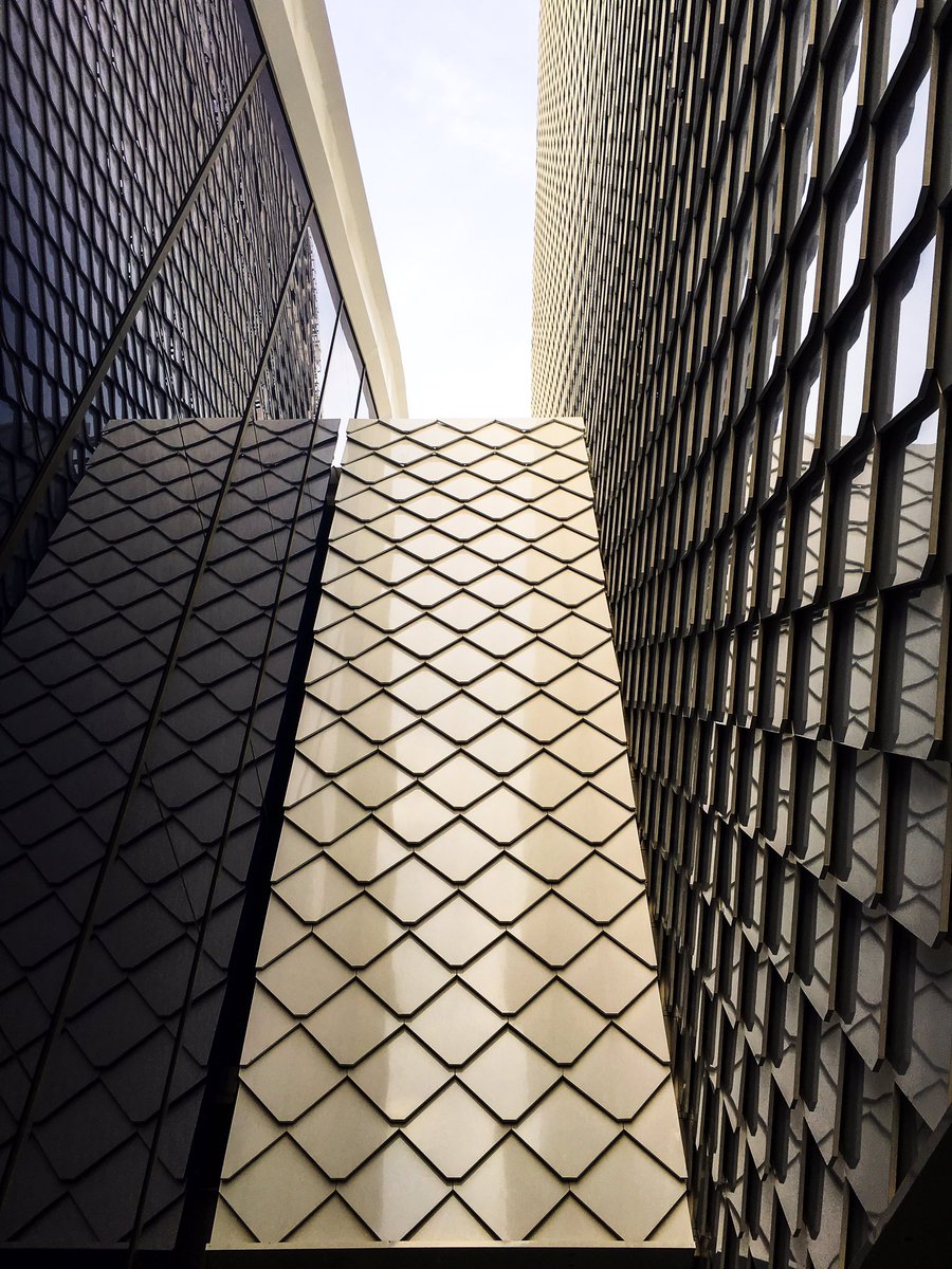 farahmdzam's tweet image. still amused by the design.
📷 : #rawme