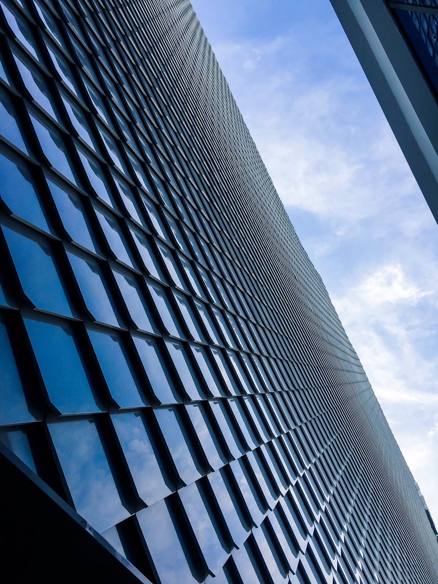 farahmdzam's tweet image. still amused by the design.
📷 : #rawme