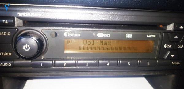 radioveronica's tweet photo. Luisteraar Lex is in paniek! Zijn radio kan niet harder als @Giels 'Money For Nothing' draait... 😅 #VolMax #RadioVeronica https://t.co/Kj85L64EFW