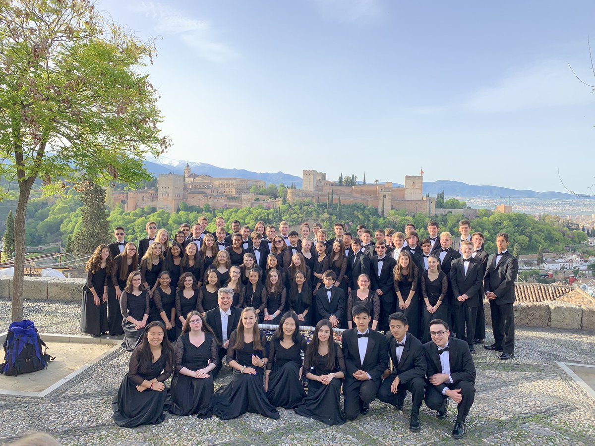 cr_south's tweet photo. The CRSO looking good in front of Alhambra right before their concert. The Granada audience gave them a standing ovation for almost 5 minutes. I believe they touched the souls of many people today. https://t.co/KYJJO14T95