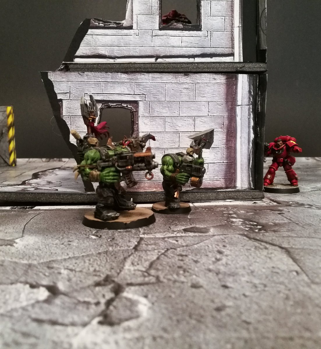 manicdragon84's tweet image. If your after some cheap and effective terrain checkout @CustomTerrain, mats look amazing, and the digital printable terrain is easy to assemble and looks great when complete, all printed on white paper and glued to 5mm foam board 
#wh40k #killteam #tabletopgaming 
#terrain