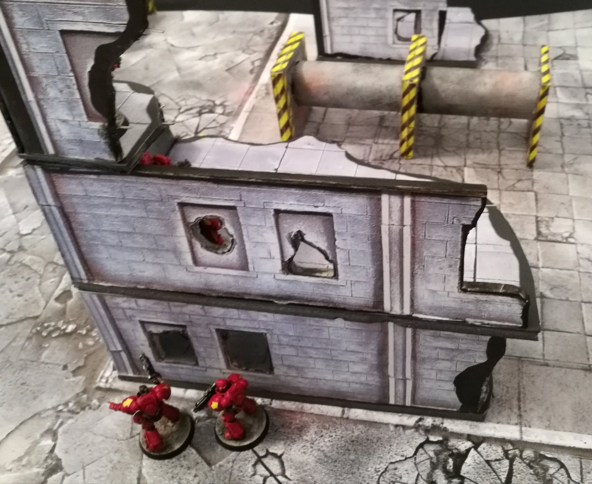 manicdragon84's tweet image. If your after some cheap and effective terrain checkout @CustomTerrain, mats look amazing, and the digital printable terrain is easy to assemble and looks great when complete, all printed on white paper and glued to 5mm foam board 
#wh40k #killteam #tabletopgaming 
#terrain
