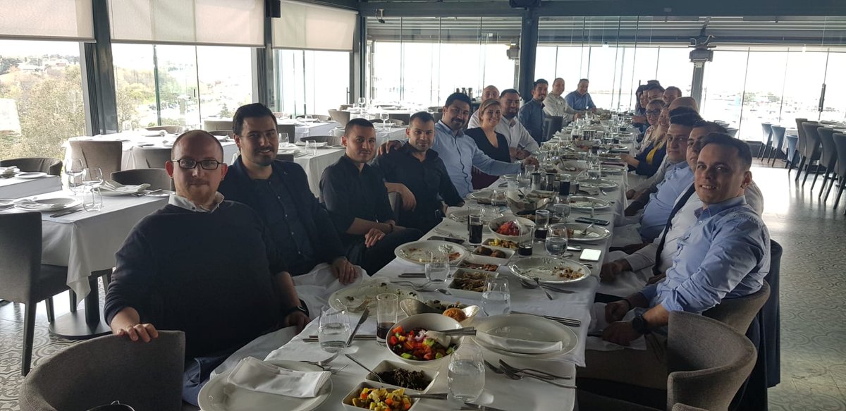 KayraGrup's tweet photo. Bölgelerimiz dahil saha ekibimizin katılımıyla toplantımızdan kareler paylaşıyoruz. #KayraGrup #PhilipsSDA https://t.co/eH1iDi5FkG