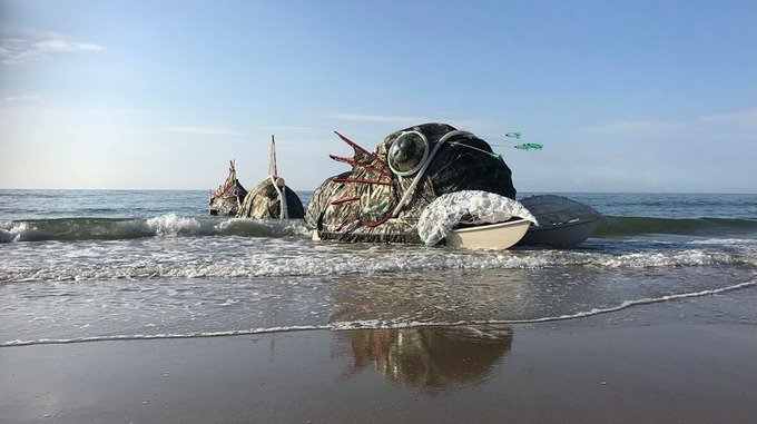 ITVWales's tweet photo. Sea Monster to visit Porthcawl in the battle against single-use plastic https://t.co/AcNDgnYpZt https://t.co/xkOXr0K9iU