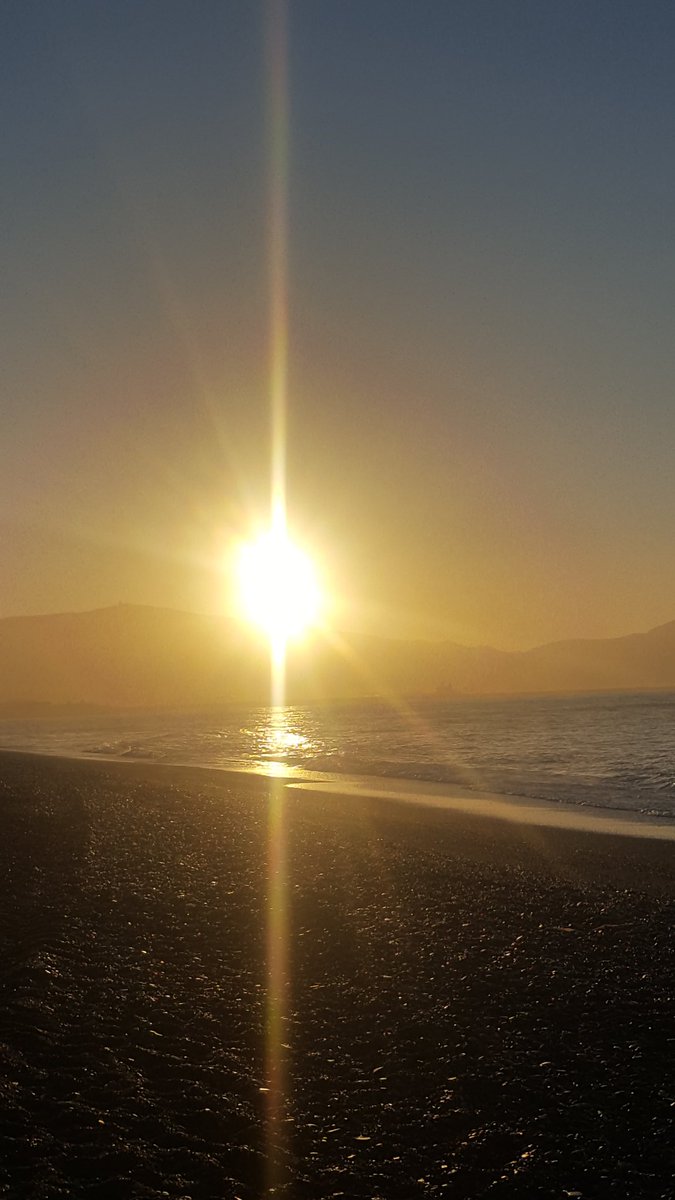 Empezar la mañana  leyendo #88peldañosdelagentefeliz  ya es un lujo  hacerlo en este entorno  te hace invencible.<a href="/anxo/">AnxoPerez.com</a> #Energia #Fuerza #Paraiso #CostaTropical