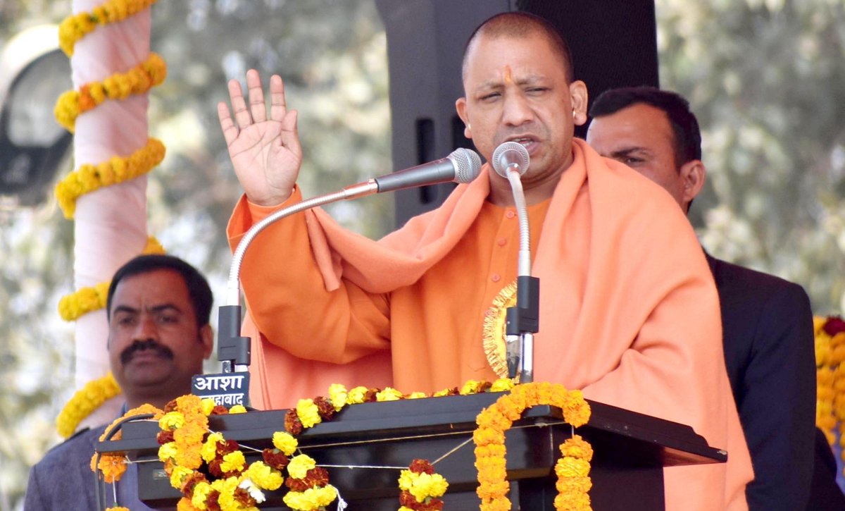 ians_india's tweet photo. #UttarPradesh Chief Minister #YogiAdityanath on April 16 visited the #HanumanSetutemple in #Lucknow to offer prayers after he was barred from campaigning for 72 hours by the #ElectionCommission on April 15 for making objectionable statements in his speeches.
#Dangal2019 https://t.co/w4VmGR7VeR
