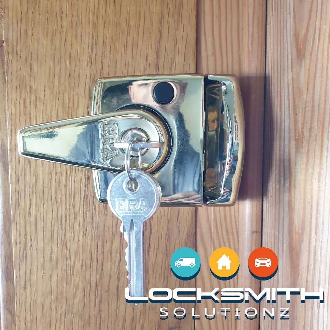 LockSolutionz's tweet image. New British Standard Brass nightlatch to go with existing Brass furniture 

.... a standard all insurers expect as the minimum standard 

#additionalsecurity #domestic #perfectionism #britishstandard #house #leeds #bradford #skipton #harrogate #blackburn