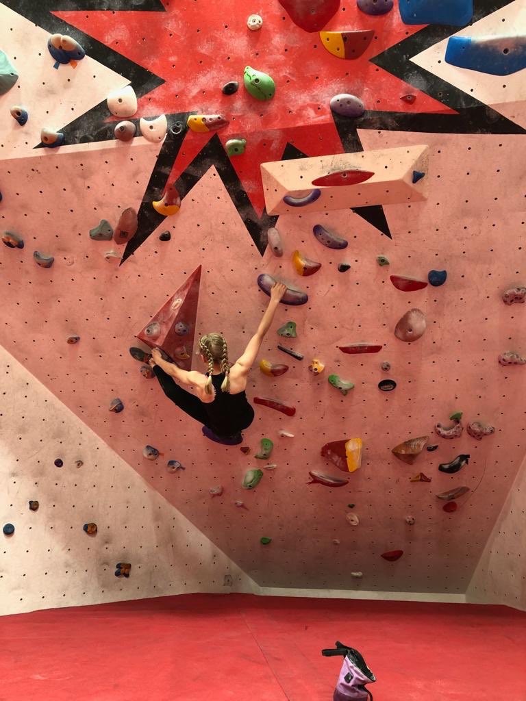 HollyHclimber's tweet photo. Another great session at @alienrockclimb training hard for the next few comps!!

@frictionlabs 
@SummitFitUK https://t.co/2Sht8TUvkX
