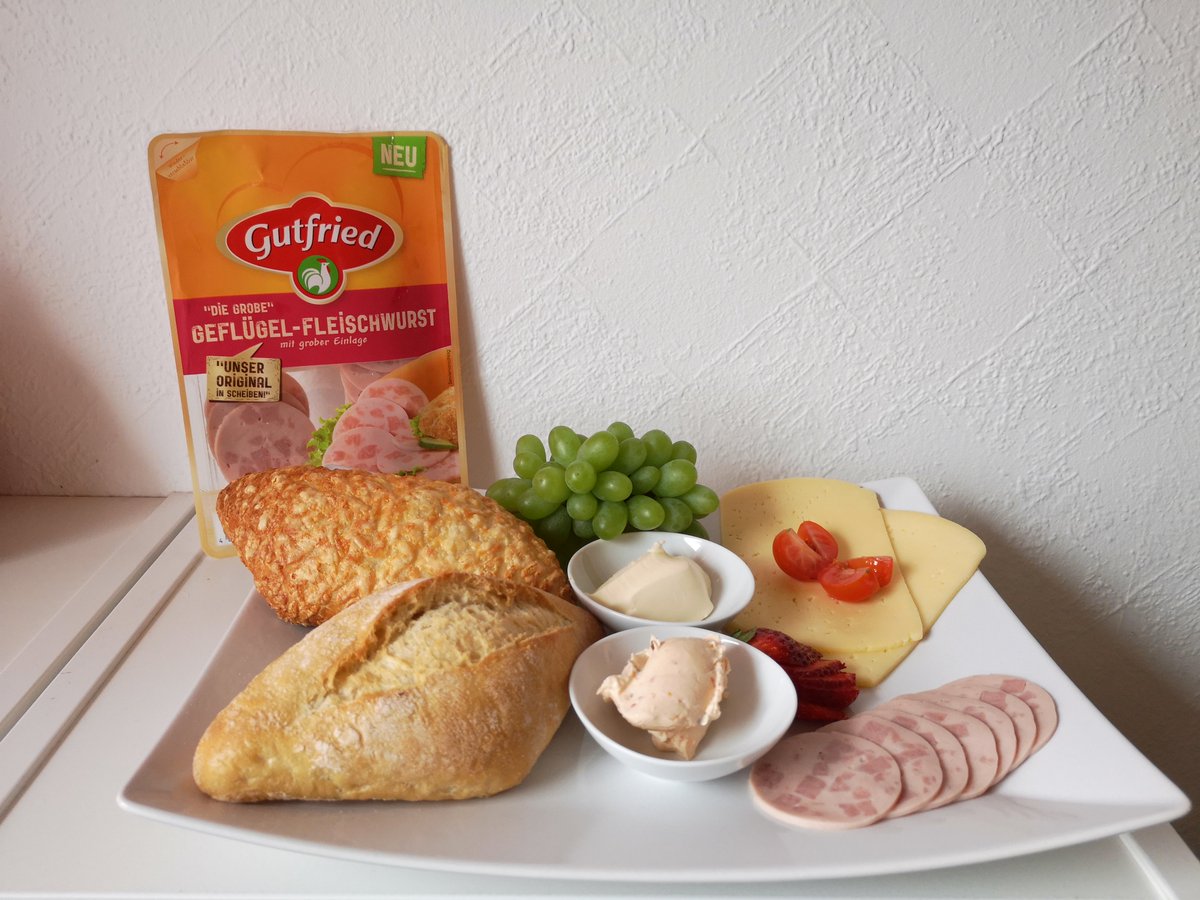 Janina251's tweet photo. (Werbung)

Frühstück mit der Gutfried Fleischwurst :)

#bylmeetsgutfried #brandsyoulove #fleischwurstinscheiben https://t.co/3CCJm1kOYX