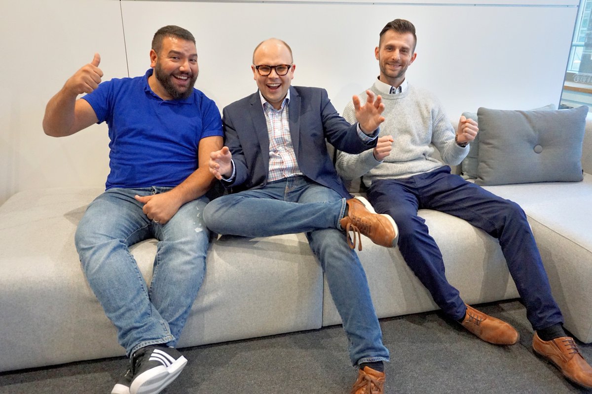 rocon_gmbh's tweet photo. Du möchtest auch mal auf unserem gemütlichen grauen Sofa sitzen? Kein Problem! Hier findest du den Weg zu rocon https://t.co/LV7cCYsE6r Gleich bewerben! 🌻👍🏼 #roconroll #rockon #wearehiring #ITJobs #mainz #rocon_gmbh #rocon #BestTeam #teamwork #TeamworkMakesTheDreamWork https://t.co/P0qZuoz9is