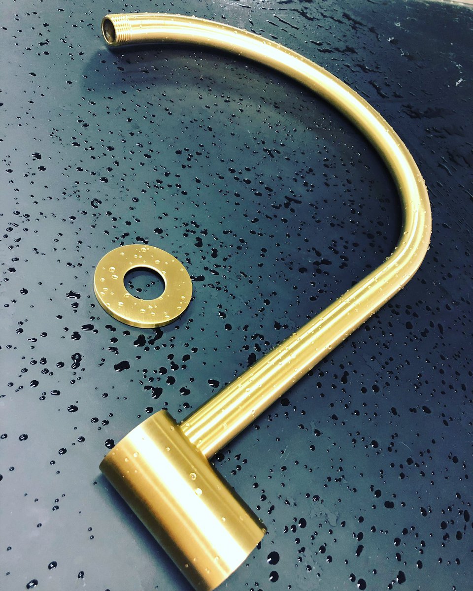 xmqedith's tweet photo. Goose shower arm in brushed brass color https://t.co/GS6841qMSu