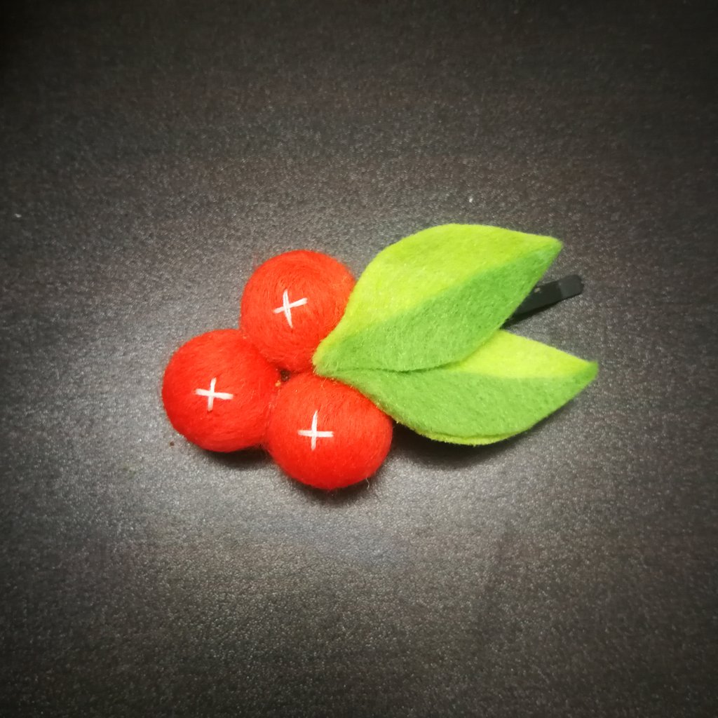 weitiny2016's tweet photo. handmade orange woolfelt hair pin https://t.co/xHXpfiJJkp