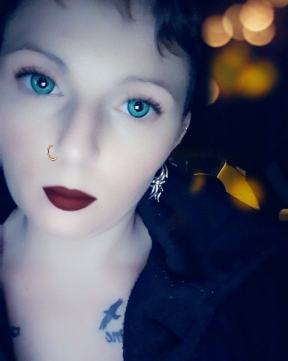 MelissaPCordero's tweet photo. Life throws a lot at you.  It's up to you whether or not you catch it or dodge it.

#ttd @ttdeye_colors #UrbanDecay @UrbanDecay #MaryKay @MaryKay #makeup #mua #makeupartist https://t.co/uTHxrWTzck