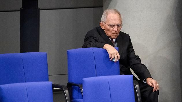 frauklau's tweet photo. Was sich die großen Konzerne leisten, macht für Arbeitsmarktexperten gesamtwirtschaftlich keinen Sinn. Denn, der große Trend ist Arbeitskräfte werden knapp.
#rethinkingAge #AlterNeuDenken #growwiser #zukunftderarbeit
https://t.co/6111AD7rzb https://t.co/D0SPNGVD3i