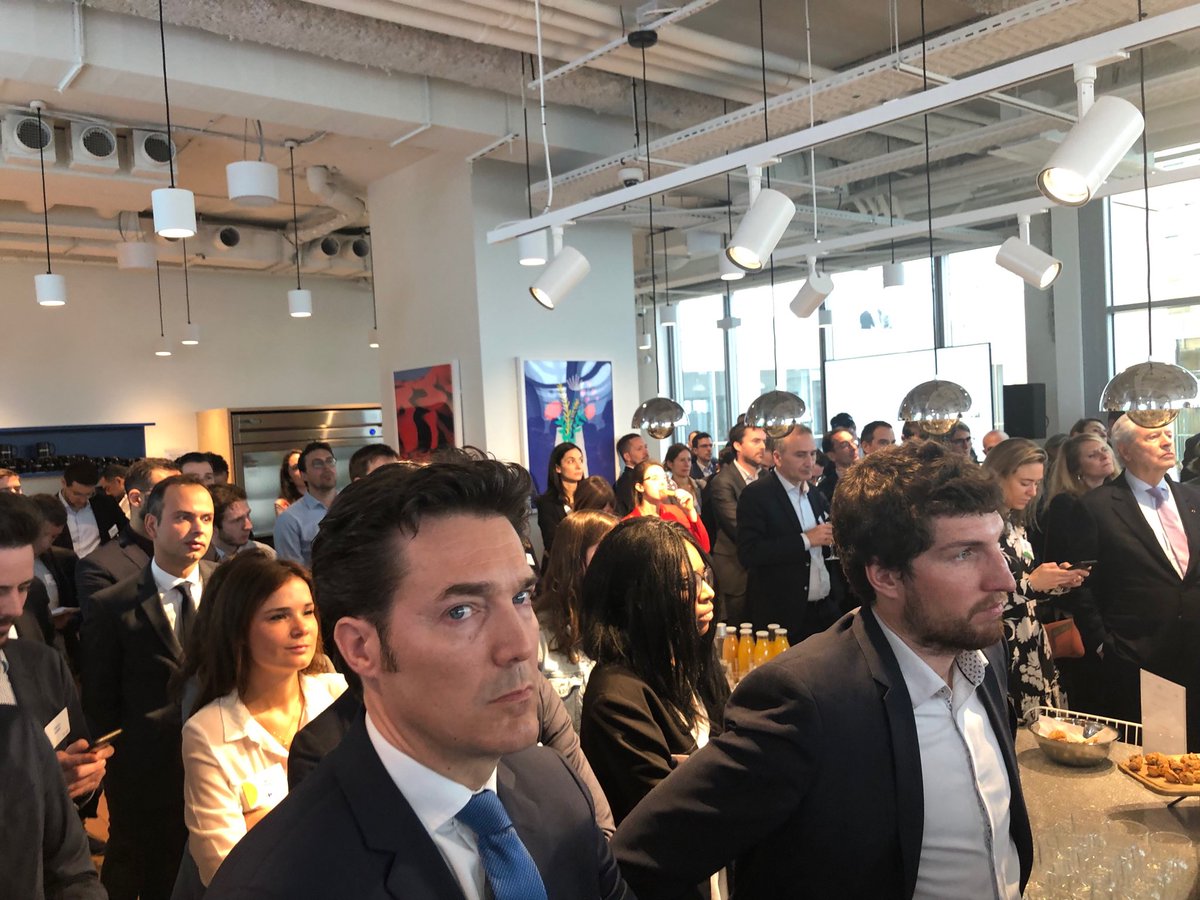 raphdeandreis's tweet photo. Inauguration du ⁦@GroupeCarrefour⁩ -Google Lab. L’#AI au service d’un commerce sans friction ⁦@AOC1978⁩ ⁦@bompard⁩ ⁦⁦@AuroreDomont⁩ https://t.co/x1WO32fUSn