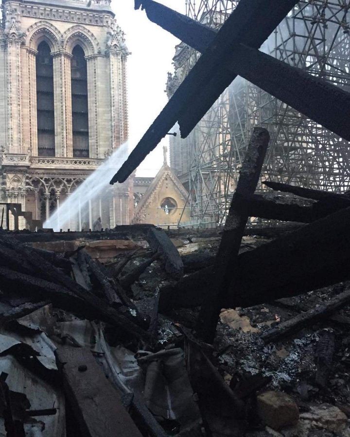 le_Parisien's tweet image. Les photos de la cathédrale de Notre-Dame ce matin (par Nicolas Guyard) --&amp;gt; l.leparisien.fr/Cji