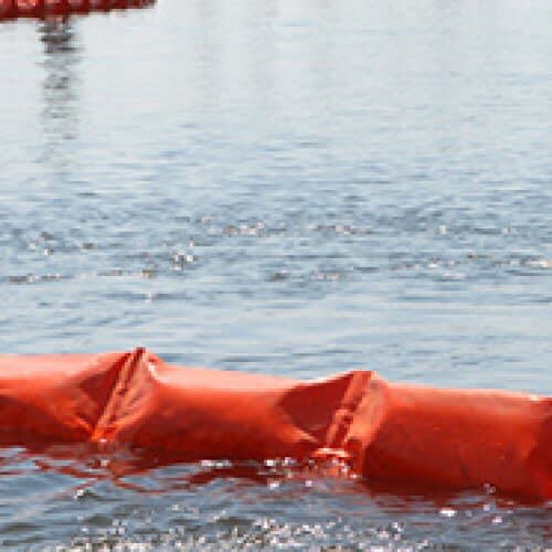 INFLATABLE HEAVY DUTY MARINE BOOMS. spillsupplies.co.uk